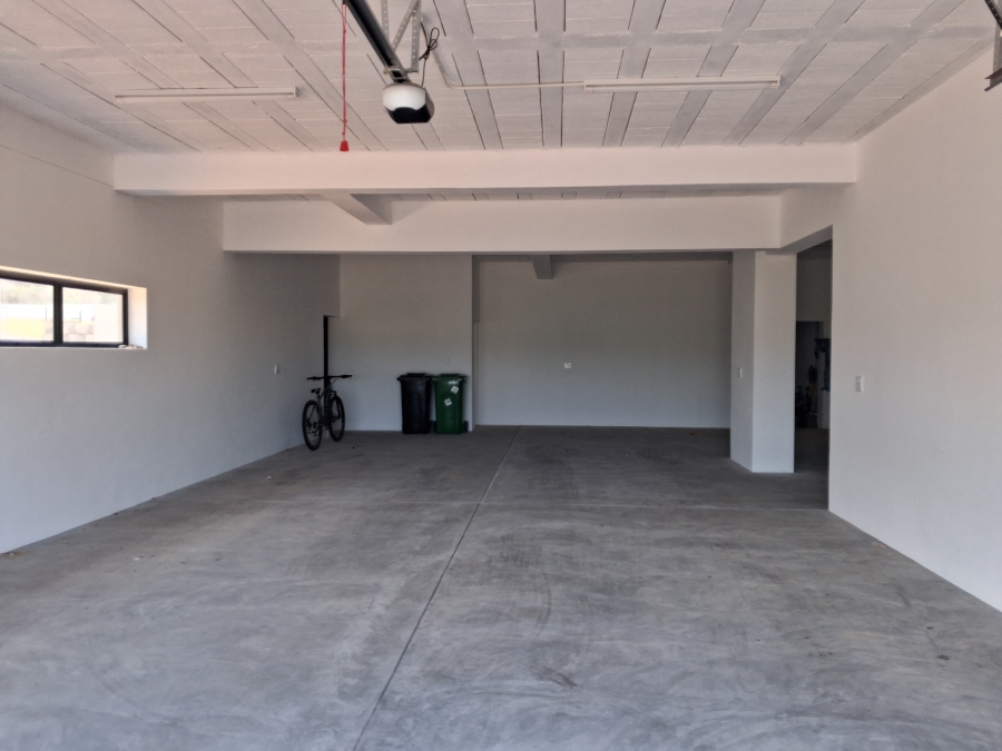 5 Bedroom Property for Sale in Stilbaai Oos Western Cape